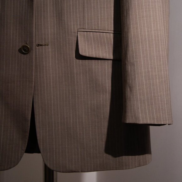Taupe pinstripe Suit  38R/32W  96% Wool / 4% Lycra - Picture 4 of 8